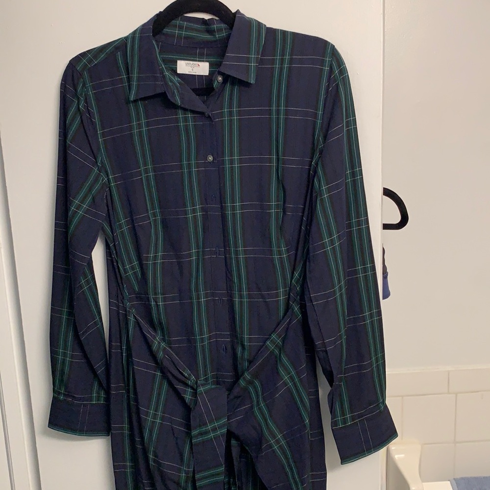 Untuckit Dress